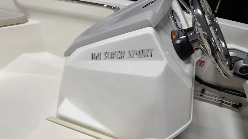 Slide: The Image of Boston Whaler 160 Super Sport 2026 - 39