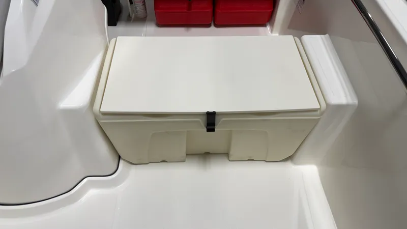 Slide: The Image of Boston Whaler 160 Super Sport 2026 - 41