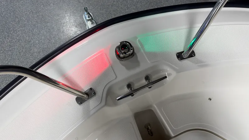 Slide: The Image of Boston Whaler 160 Super Sport 2026 - 47