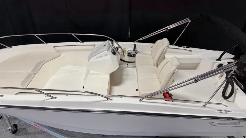 Slide: The Image of Boston Whaler 160 Super Sport 2026 - 5