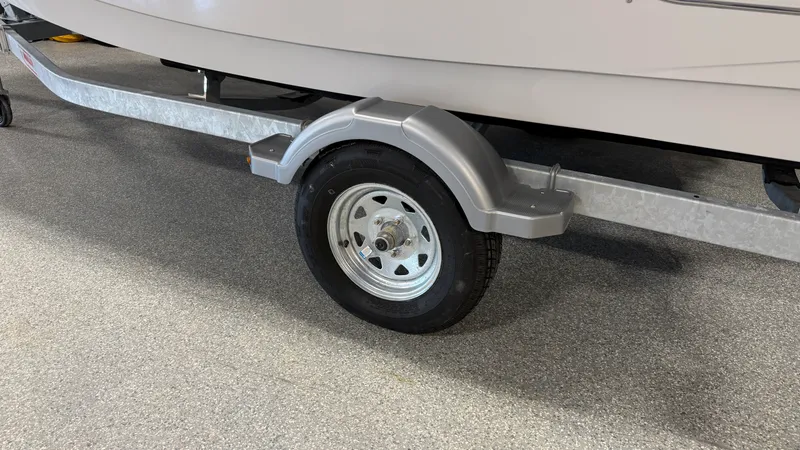 Slide: The Image of Boston Whaler 160 Super Sport 2026 - 52