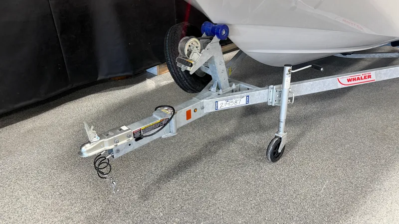 Slide: The Image of Boston Whaler 160 Super Sport 2026 - 55