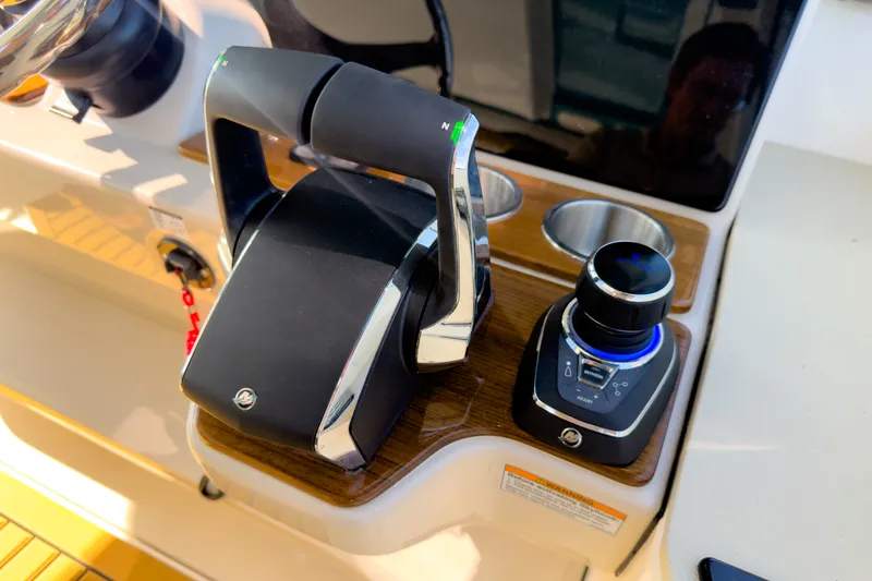 Slide: The Image of Boston Whaler 380 Realm 2026 - 14
