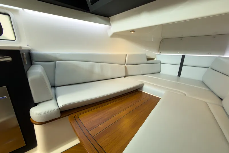 Slide: The Image of Boston Whaler 380 Realm 2026 - 18
