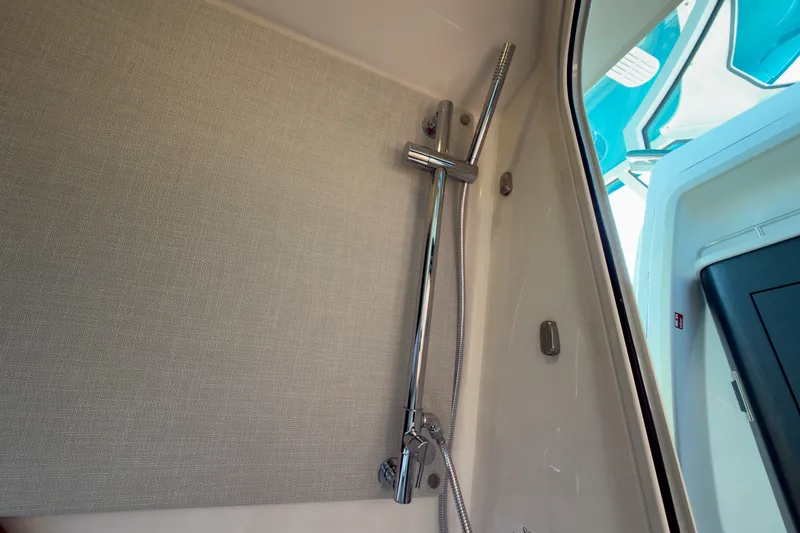Slide: The Image of Boston Whaler 380 Realm 2026 - 22