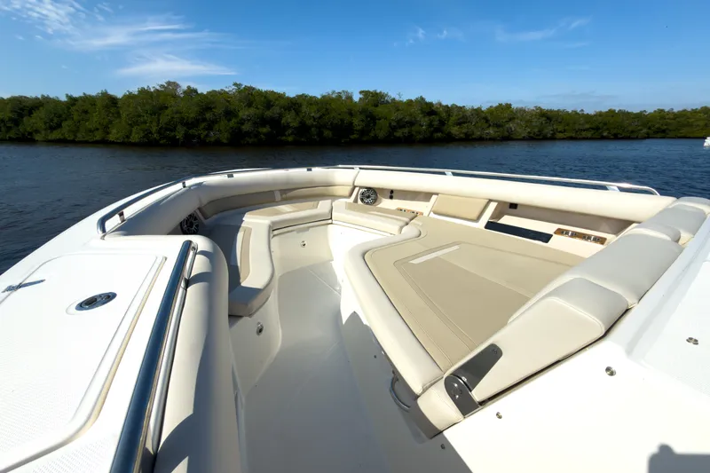 Slide: The Image of Boston Whaler 380 Realm 2026 - 25
