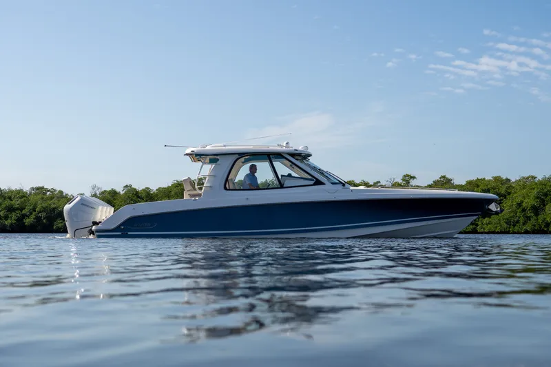 Slide: The Image of Boston Whaler 380 Realm 2026 - 30