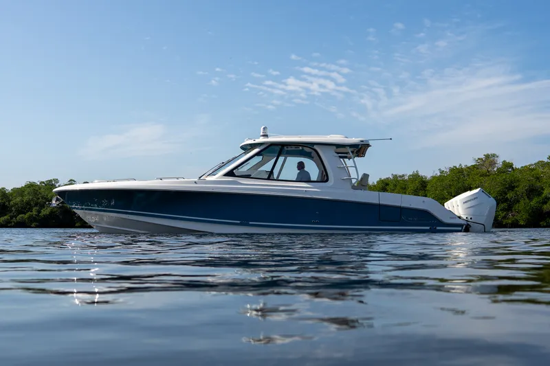 Slide: The Image of Boston Whaler 380 Realm 2026 - 38