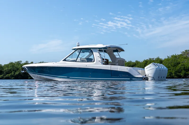 Slide: The Image of Boston Whaler 380 Realm 2026 - 39