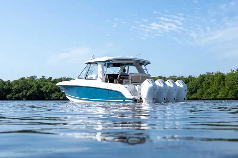 Slide: The Image of Boston Whaler 380 Realm 2026 - 40