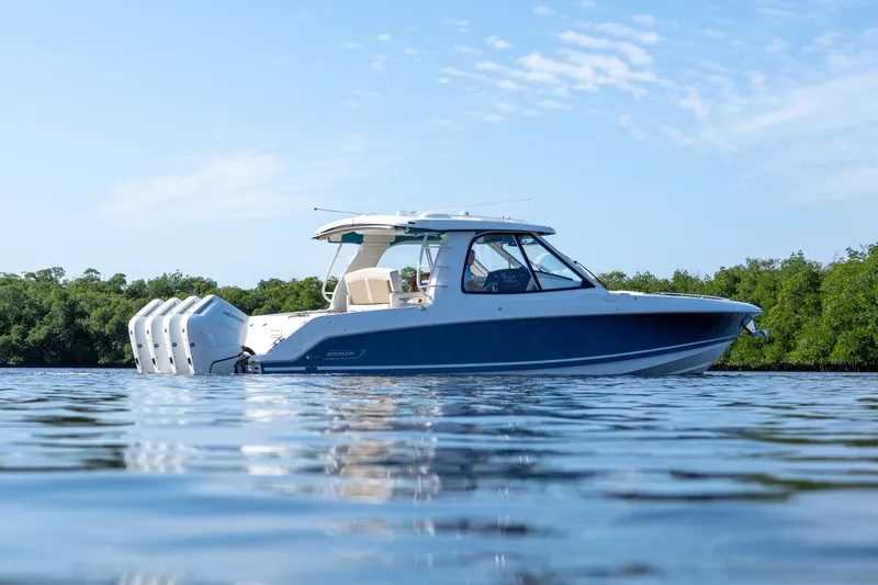 Slide: The Image of Boston Whaler 380 Realm 2026 - 44