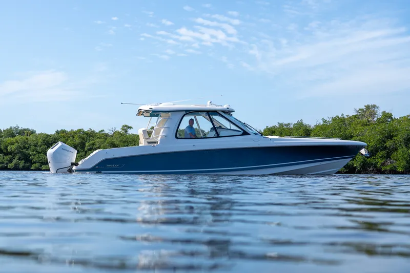 Slide: The Image of Boston Whaler 380 Realm 2026 - 45