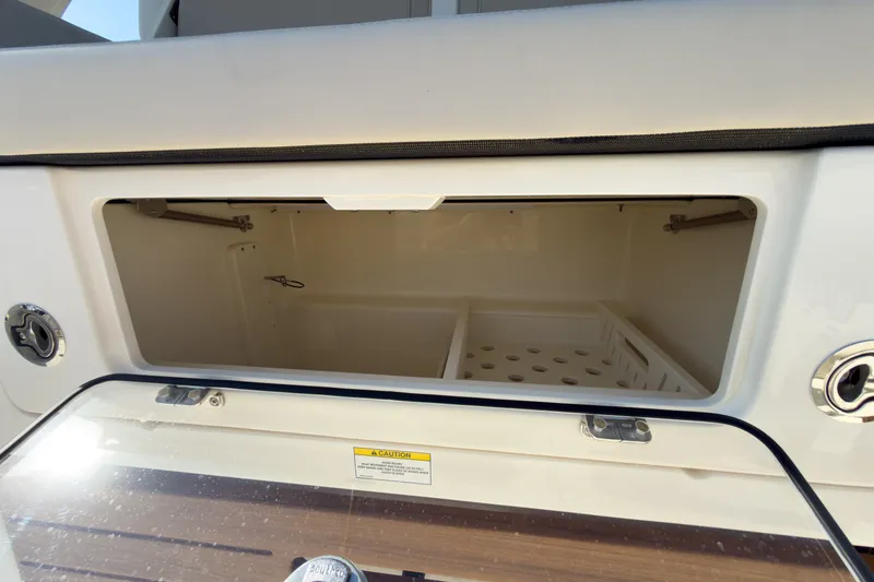 Slide: The Image of Boston Whaler 380 Realm 2026 - 7