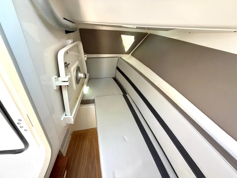 Slide: The Image of Boston Whaler 330 Vantage 2026 - 29