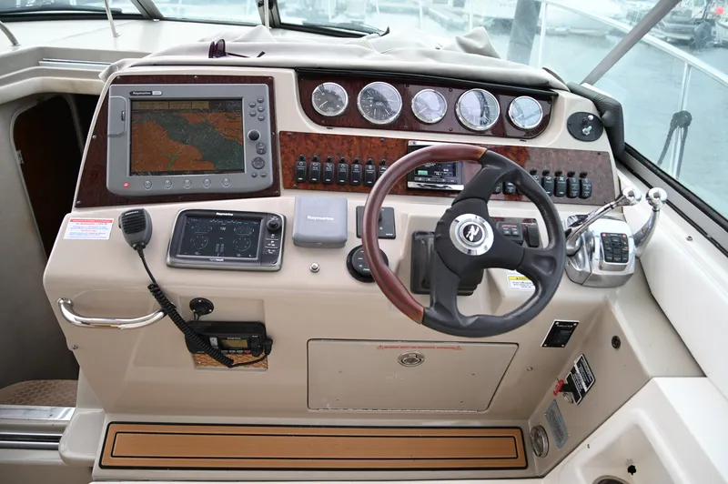 Slide: The Image of Sea Ray 350 SUNDANCER 2008 - 11