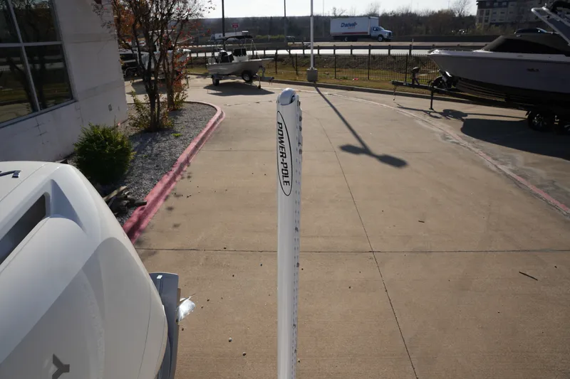 Slide: The Image of Boston Whaler 250 Dauntless 2026 - 6