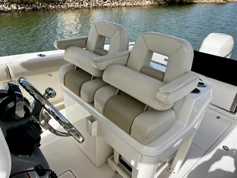 Slide: The Image of Boston Whaler 280 OUTRAGE 2017 - 13