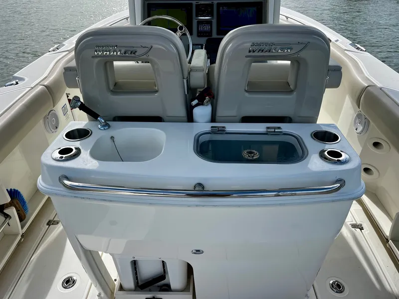 Slide: The Image of Boston Whaler 280 OUTRAGE 2017 - 17
