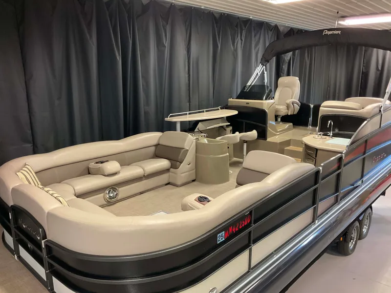 Slide: The Image of Premier 290 GRAND VIEW 2013 - 1