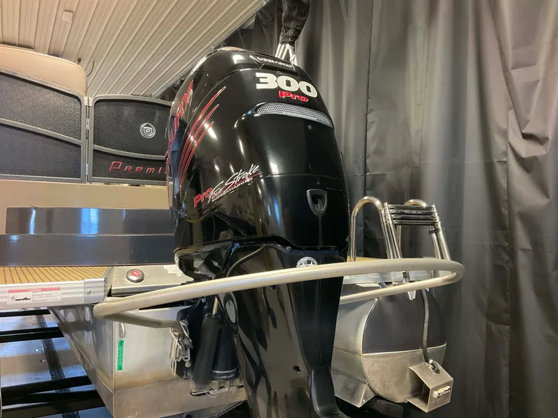 Slide: The Image of Premier 290 GRAND VIEW 2013 - 11