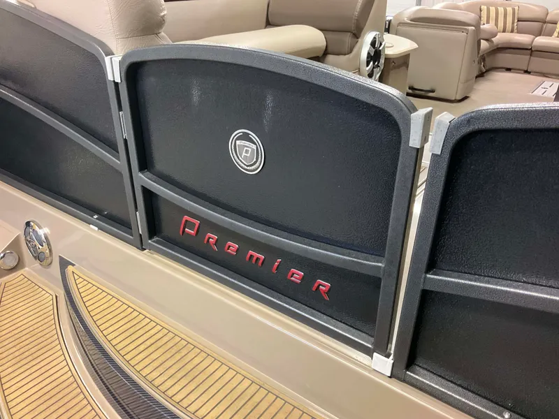 Slide: The Image of Premier 290 GRAND VIEW 2013 - 17