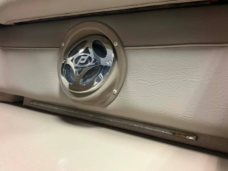 Slide: The Image of Premier 290 GRAND VIEW 2013 - 28