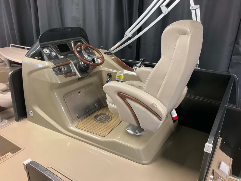 Slide: The Image of Premier 290 GRAND VIEW 2013 - 29