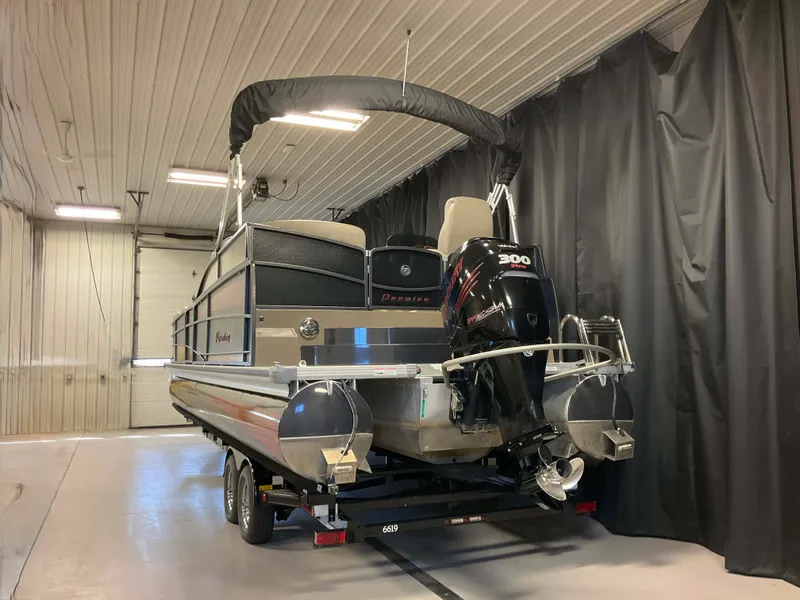 Slide: The Image of Premier 290 GRAND VIEW 2013 - 3