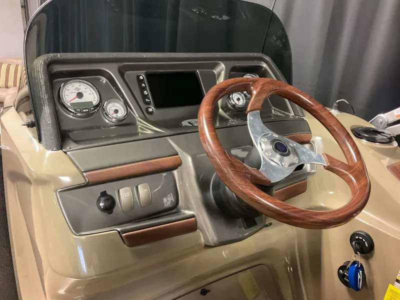 Slide: The Image of Premier 290 GRAND VIEW 2013 - 33