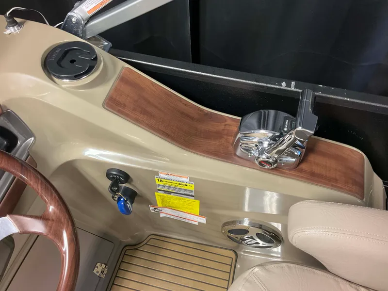 Slide: The Image of Premier 290 GRAND VIEW 2013 - 37