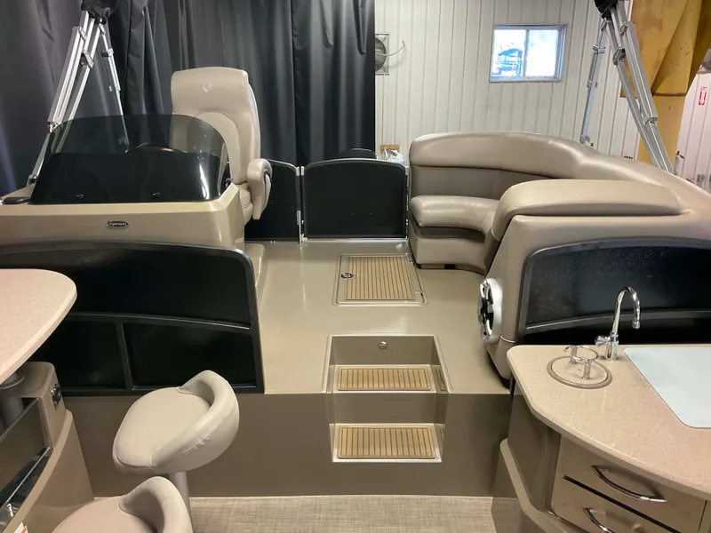 Slide: The Image of Premier 290 GRAND VIEW 2013 - 39