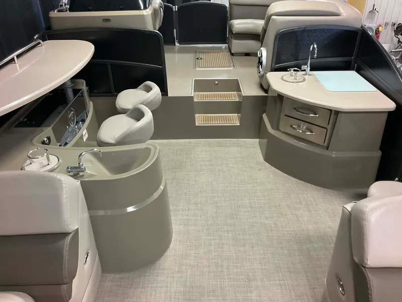 Slide: The Image of Premier 290 GRAND VIEW 2013 - 59