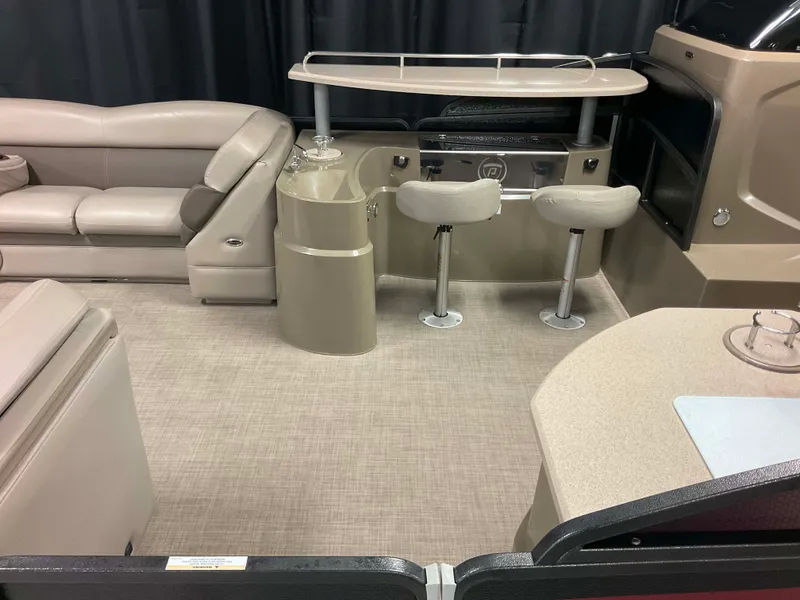 Slide: The Image of Premier 290 GRAND VIEW 2013 - 6