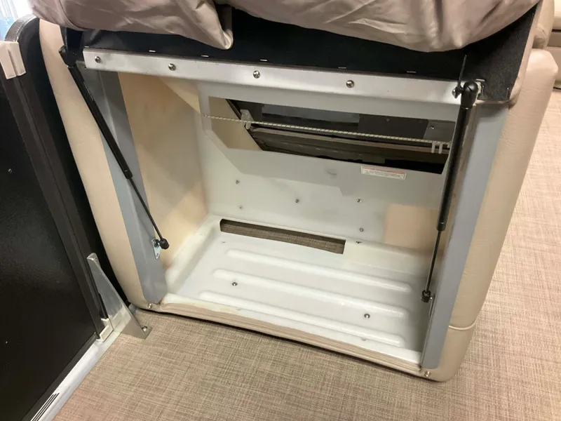 Slide: The Image of Premier 290 GRAND VIEW 2013 - 62