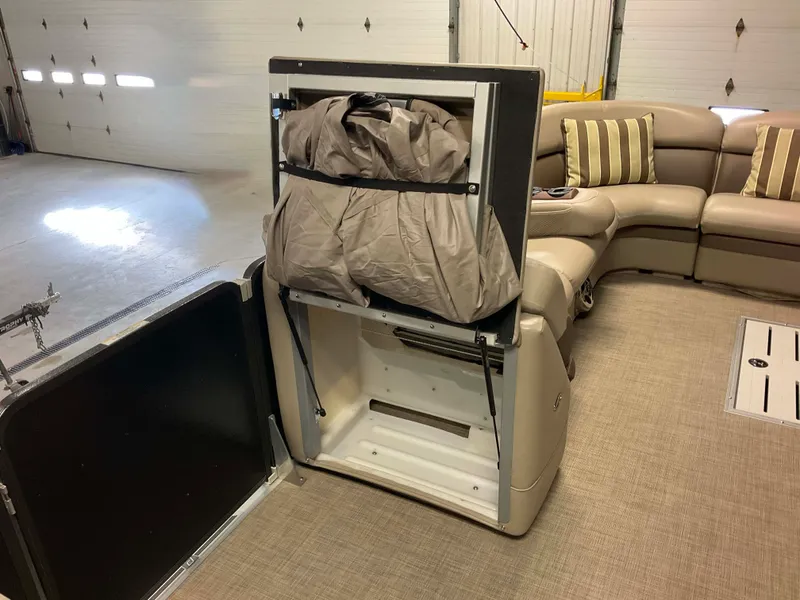 Slide: The Image of Premier 290 GRAND VIEW 2013 - 63