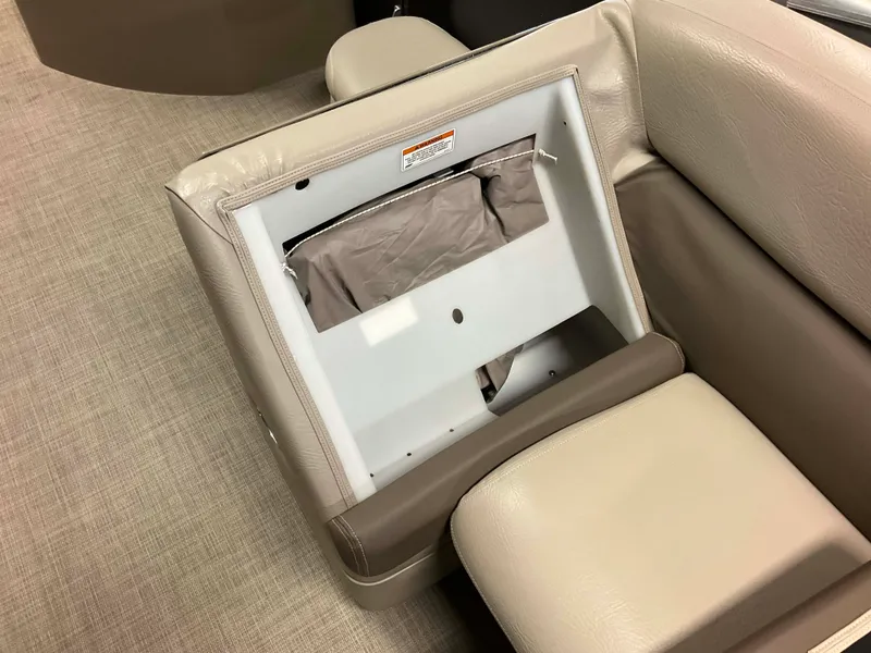 Slide: The Image of Premier 290 GRAND VIEW 2013 - 66