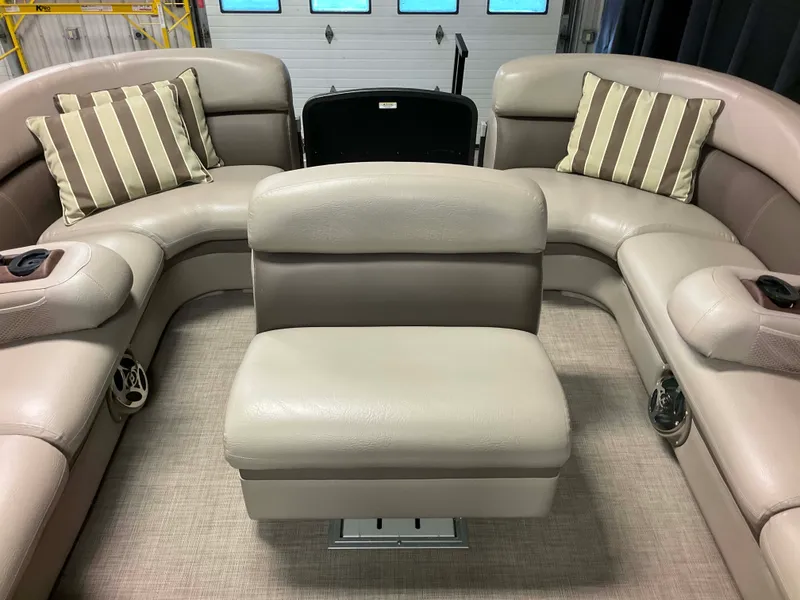 Slide: The Image of Premier 290 GRAND VIEW 2013 - 70