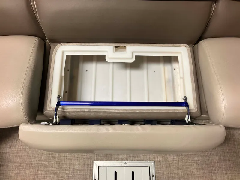 Slide: The Image of Premier 290 GRAND VIEW 2013 - 74