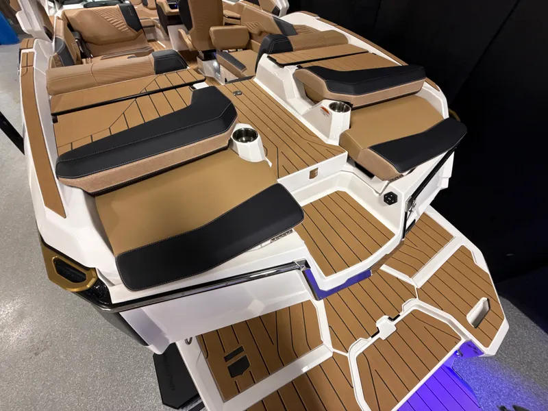 Slide: The Image of Mastercraft X24 2026 - 15