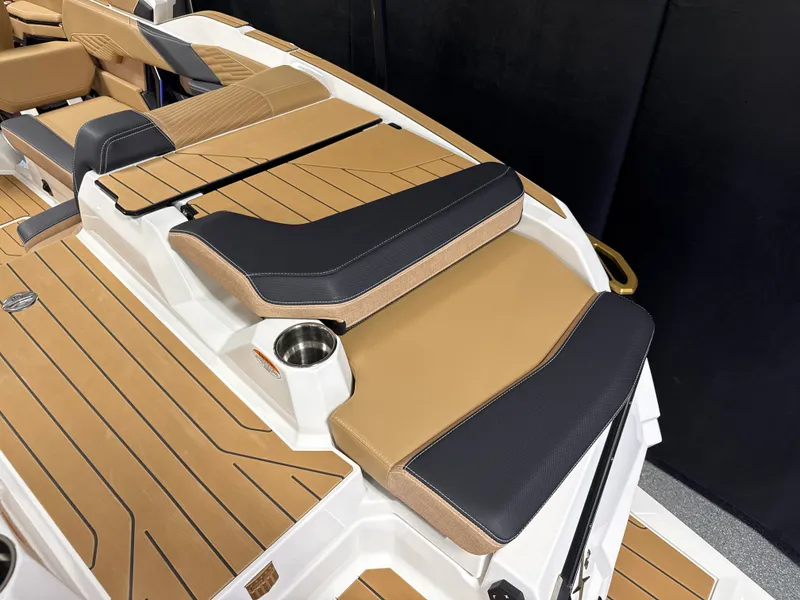 Slide: The Image of Mastercraft X24 2026 - 16