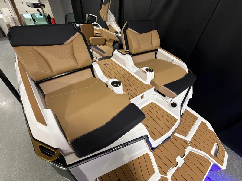 Slide: The Image of Mastercraft X24 2026 - 20