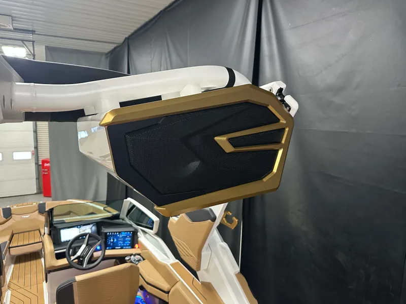 Slide: The Image of Mastercraft X24 2026 - 101