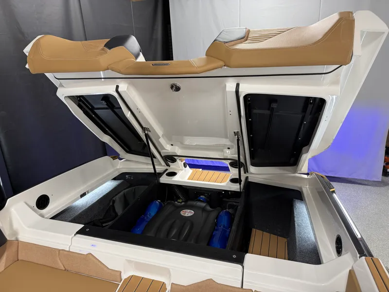 Slide: The Image of Mastercraft X24 2026 - 24