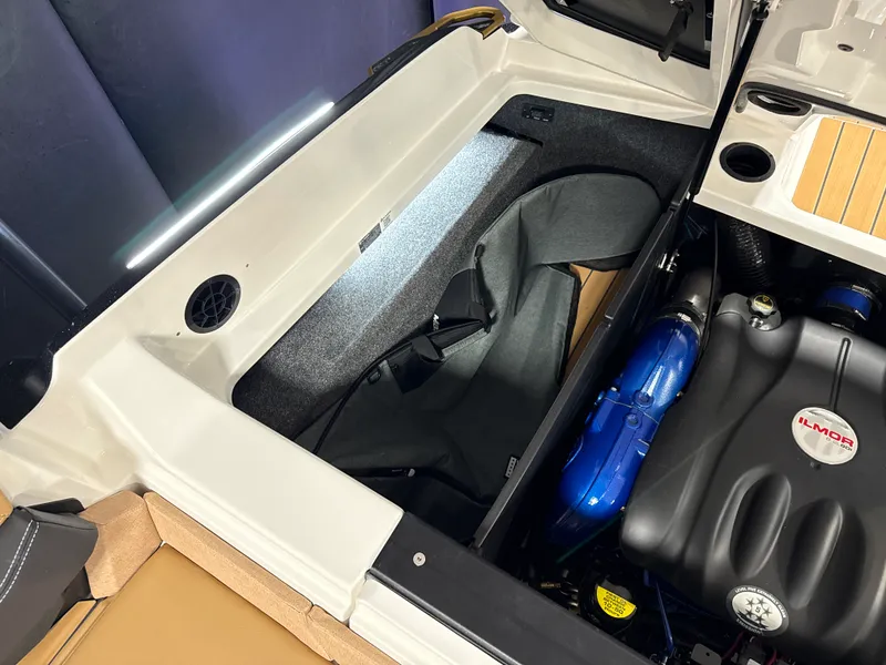 Slide: The Image of Mastercraft X24 2026 - 31