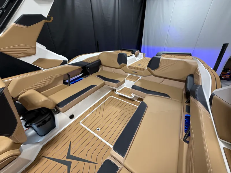 Slide: The Image of Mastercraft X24 2026 - 37