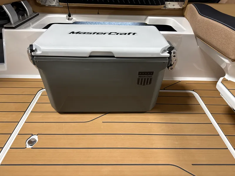 Slide: The Image of Mastercraft X24 2026 - 51