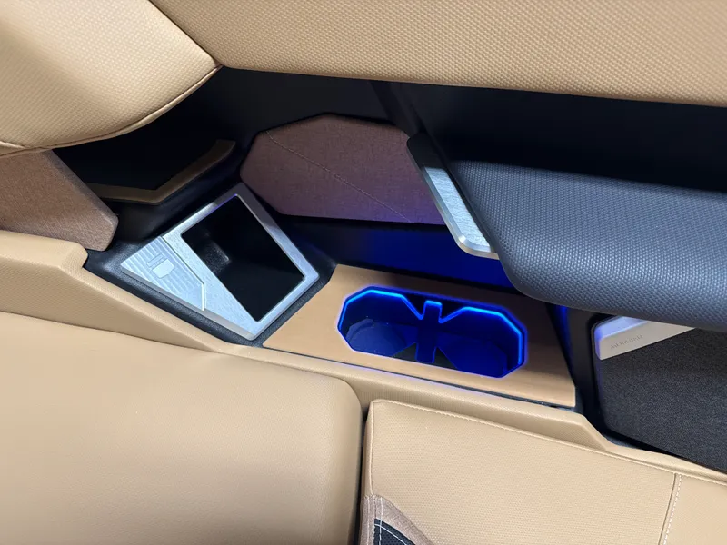 Slide: The Image of Mastercraft X24 2026 - 61