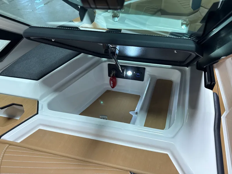 Slide: The Image of Mastercraft X24 2026 - 71