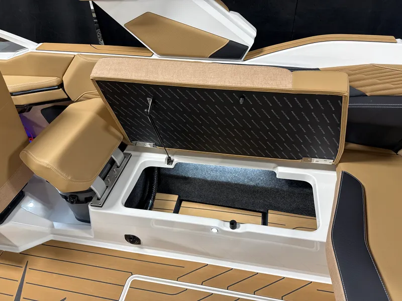 Slide: The Image of Mastercraft X24 2026 - 50