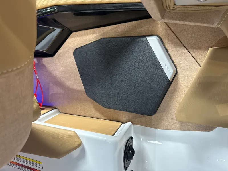 Slide: The Image of Mastercraft X24 2026 - 75